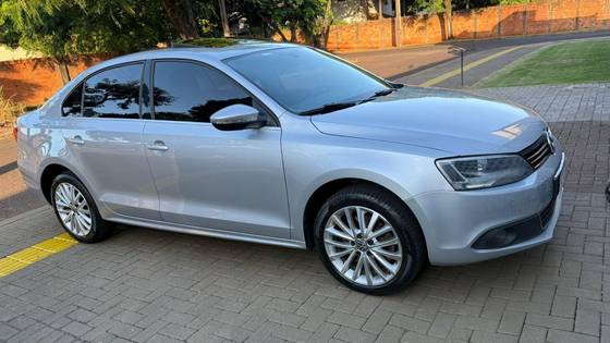 VOLKSWAGEN JETTA 2.0 TSI HIGHLINE 211CV GASOLINA 4P TIPTRONIC